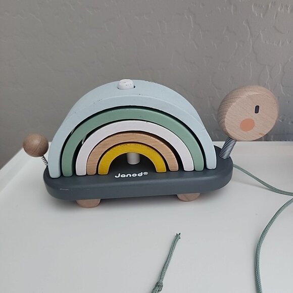 Janod Sweet Cocoon Wooden Rainbow Turtle Stacking and Pull Toy 7 Piece 18+ Mo - Picture 1 of 4